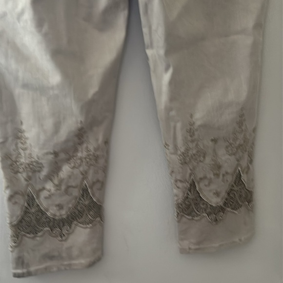 Soft Surroundings Sz 14 light tan embroidered lace detailing stretch pants - Picture 4 of 9